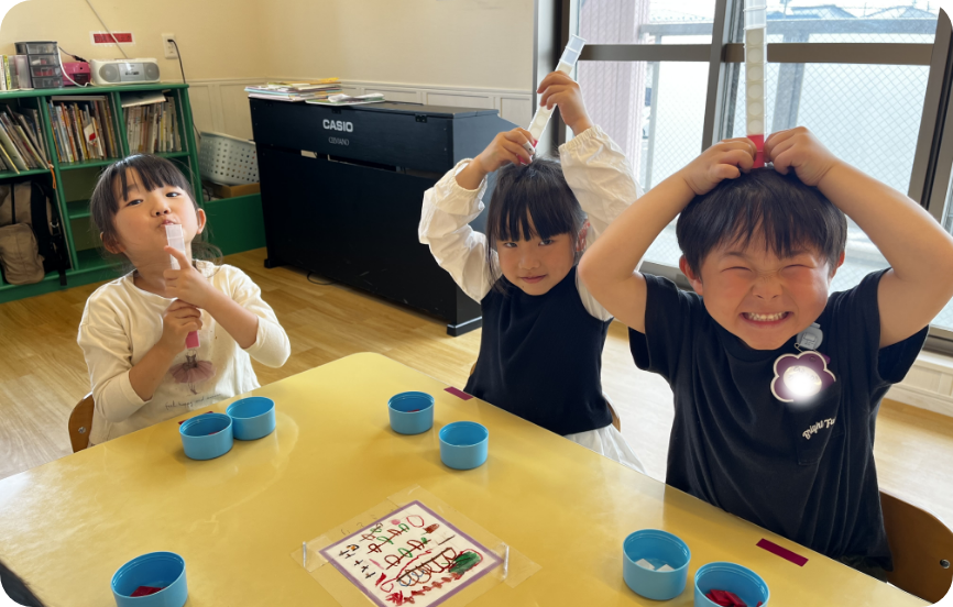 遊ぶ子どもたち
